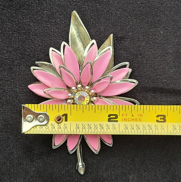 Vintage Enamel Flower Brooch With AB Stone - Picture 5 of 5